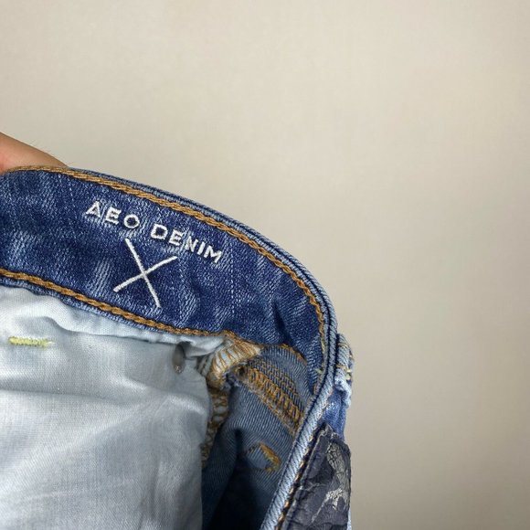 American Eagle Distressed Shortie Stretch Jean Shorts AEO Denim Cutoffs  Size 0 - Picture 8 of 8